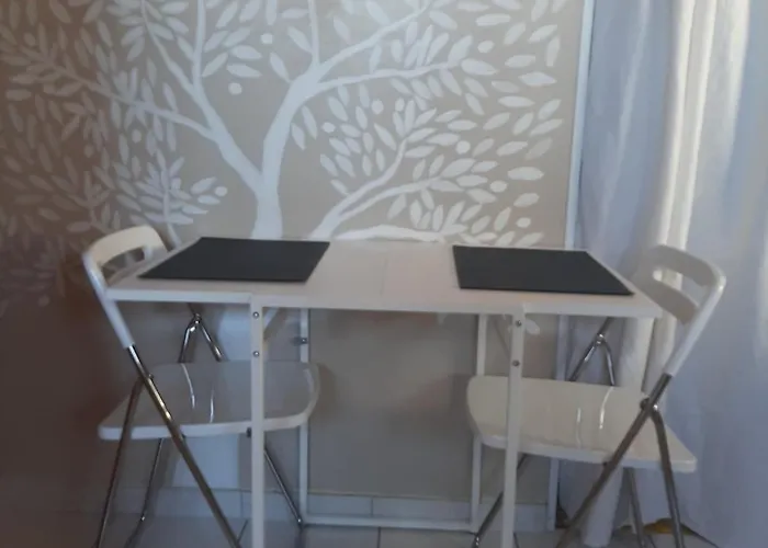 Centre & Coffee Apartment *