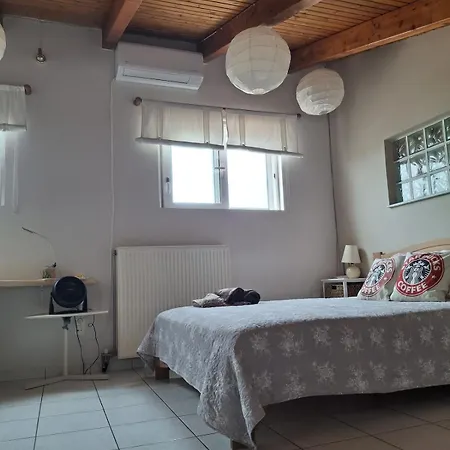 Centre & Coffee Apartment Patras